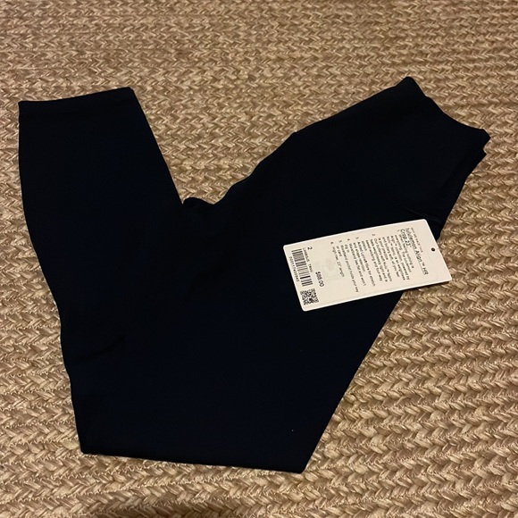 NWT lululemon align high rise crop 23” navy size 2 and 12 - Picture 4 of 7